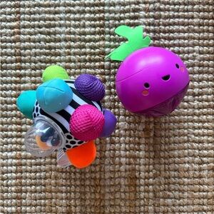 Skip Hop Farmstand Beetbox Crawl Ball & Sassy Developmental Bumpy Ball